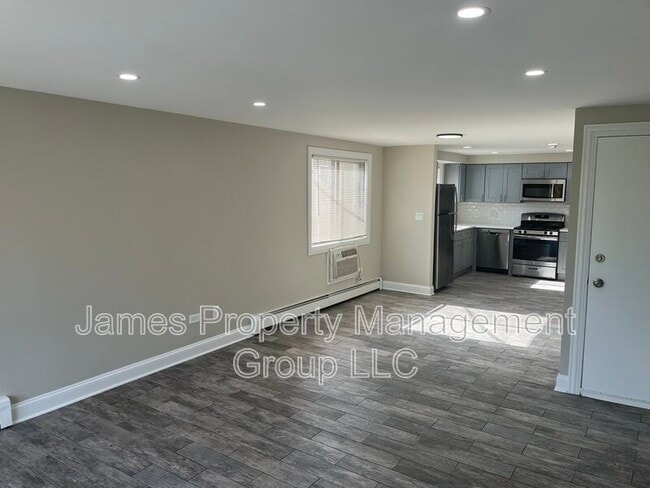 Building Photo - 3936 N Narragansett Ave