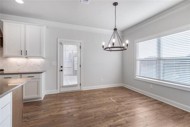 Building Photo - 448 Banff Dr