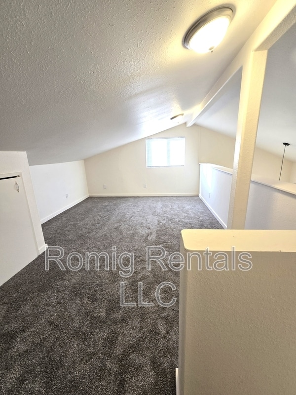 Building Photo - Cent- 1206 B Street