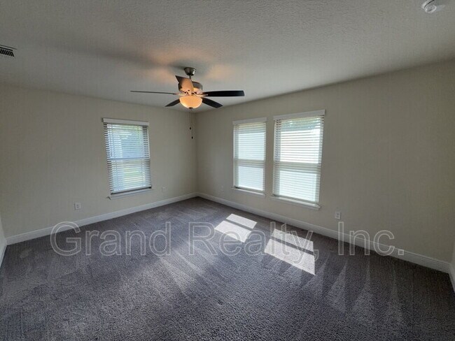Building Photo - 4393 Village Oak Ln