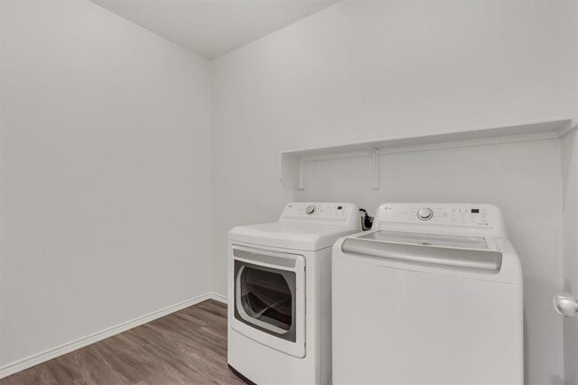 Building Photo - 9300 China Rose Dr