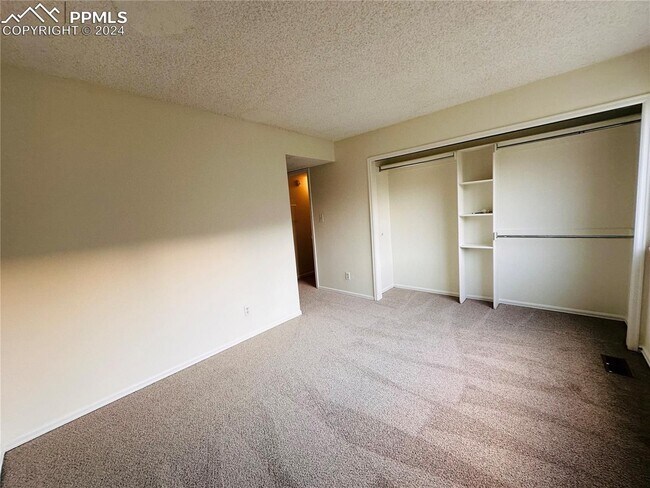 Building Photo - 3356 Capstan Way