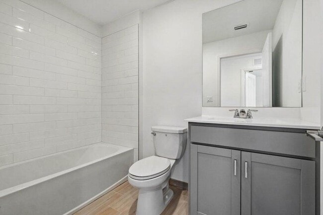 Building Photo - 4159 Lagoon Shore Dr