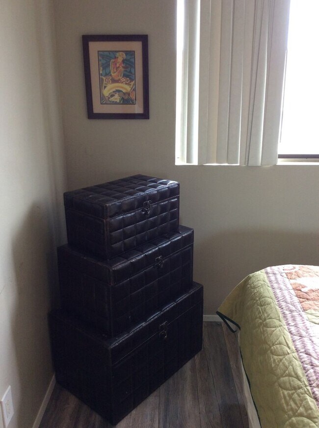 Building Photo - Mostly furnished upstairs 2 bed., 2 full bathroom Kihei Shores condo