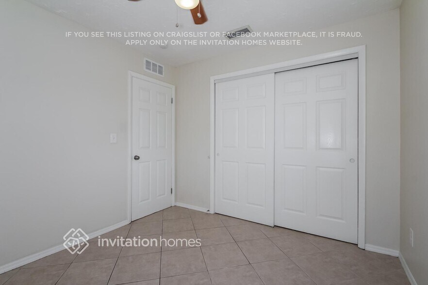 Building Photo - 923 38th St W