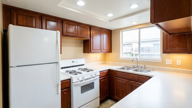 Building Photo - 1859 Country Village Blvd