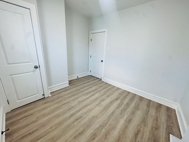 Building Photo - Refreshed 3BR/1.5Bth Home! Section 8 Accepted.