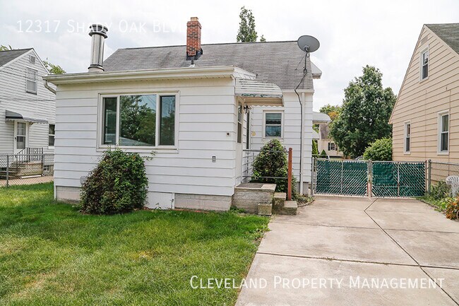Building Photo - Updated Garfield Hts Bungalow