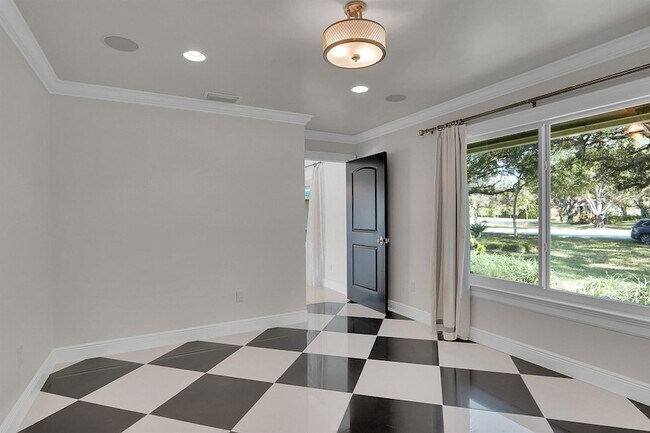 Building Photo - 8631 Steeplechase Dr