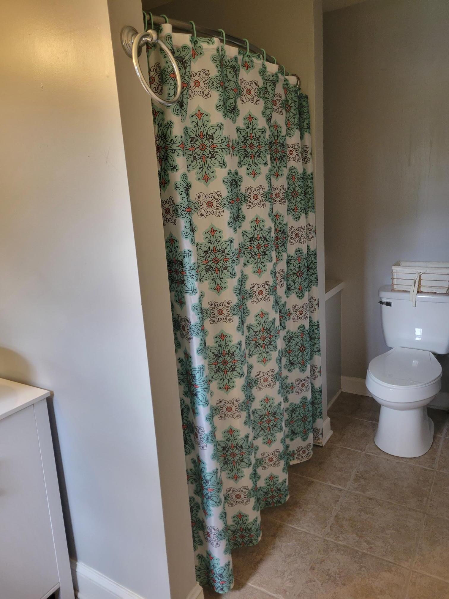 En suite bathroom - 508 Longview Dr