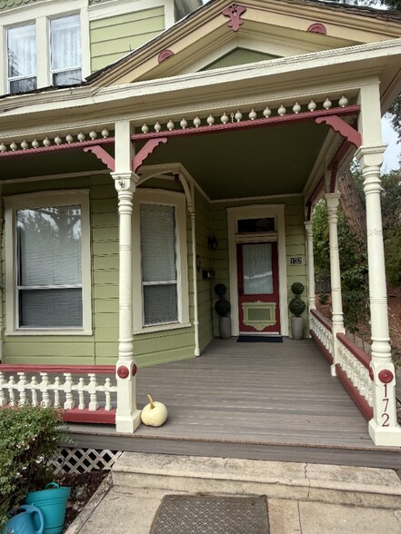 Building Photo - 172 Orange St