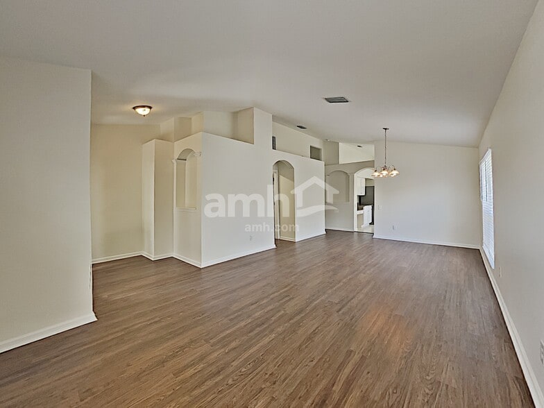 Building Photo - 10311 Hunters Haven Blvd