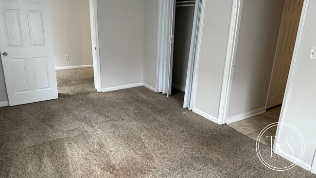 Building Photo - RATE DROP ALERT (was $1880/month)!