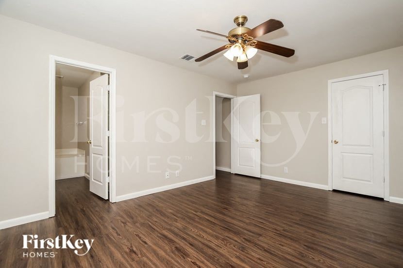 Building Photo - 237 Val Verde Dr