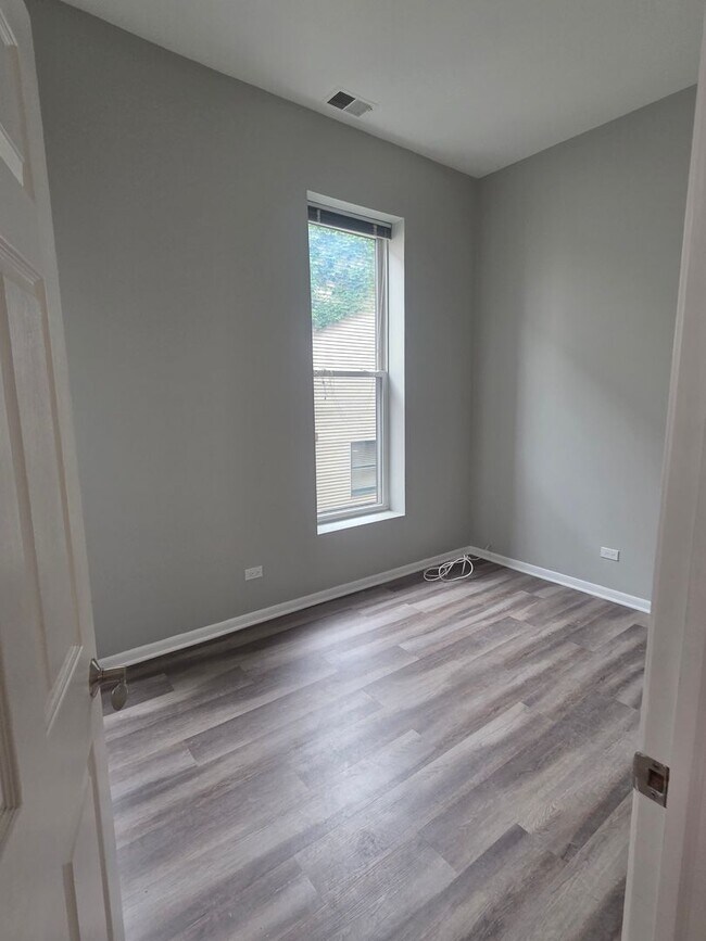 Building Photo - 1507 N Hudson Ave