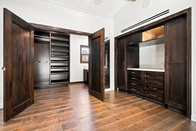 Building Photo - 3184 Dona Sarita Pl