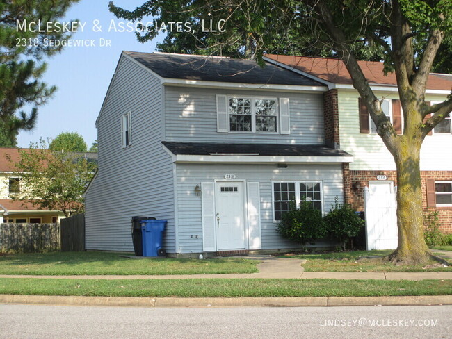 Primary Photo - Washington Square Townhouses