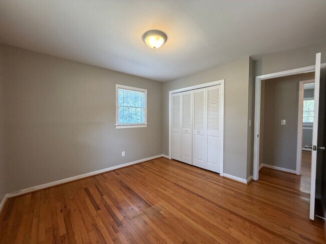 Building Photo - 105 Coker Dr