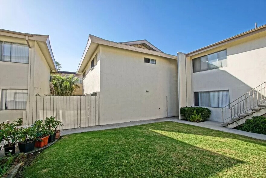 Building Photo - 1306 Amethyst St