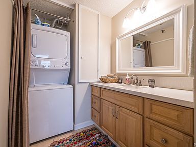 Building Photo - FULLY FURNISHED 1 BED 1 BATH UNIT!!!