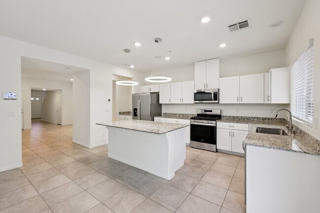 Building Photo - 10971 Meridian Flds Ave