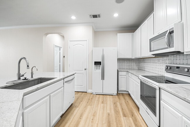 Building Photo - 2073 Turkey Creek