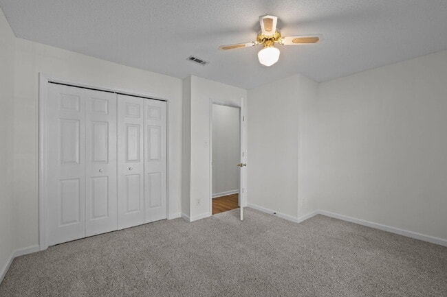 Building Photo - 67 Crystal Oaks Ct