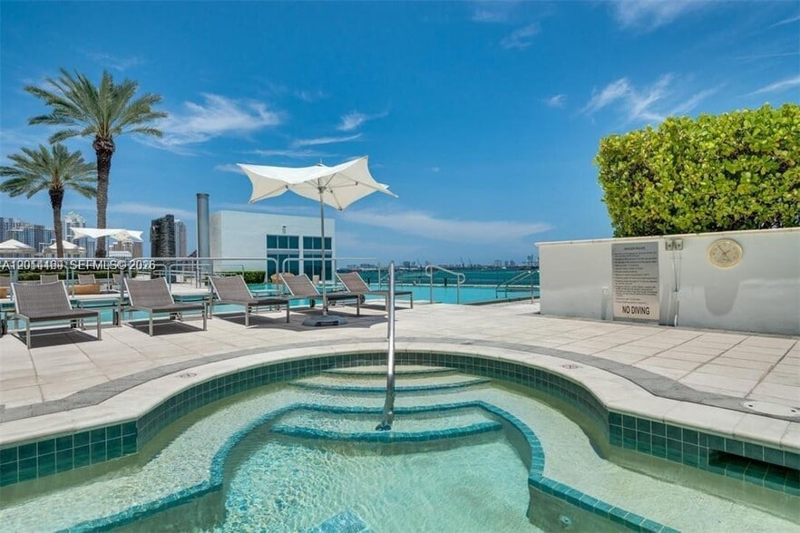 Building Photo - 1331 Brickell Bay Dr