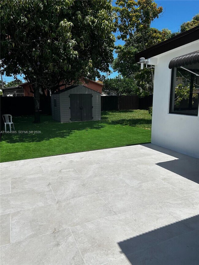 Building Photo - 801 NW 35th Ave