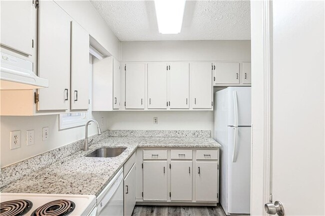 Building Photo - 732 S Candler St