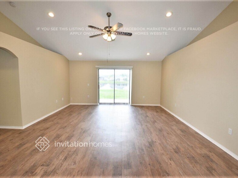 Building Photo - 2346 Lobelia Pl