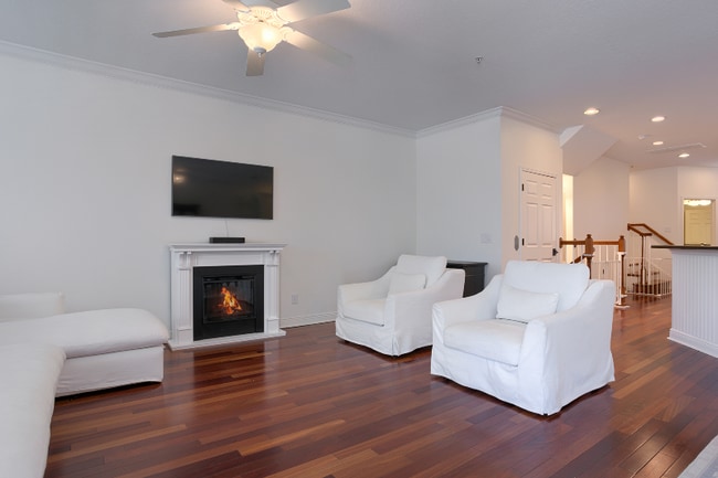 Building Photo - 4625 Overlook Dr NE