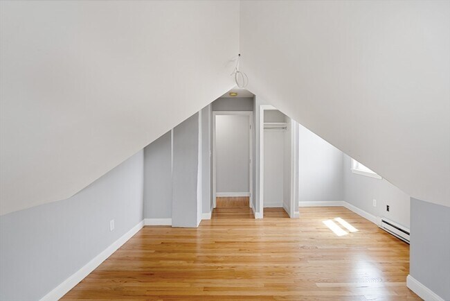 Building Photo - 21 Hartford St