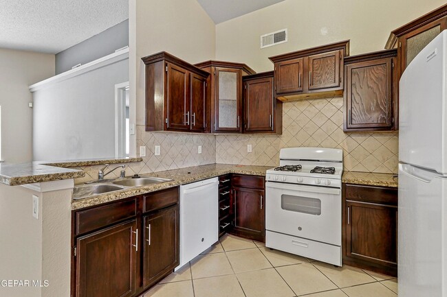 Building Photo - 14336 Desert Sage Dr