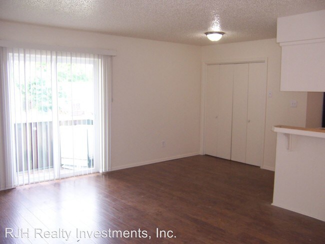 Building Photo - 1311 Glen Oaks Ct