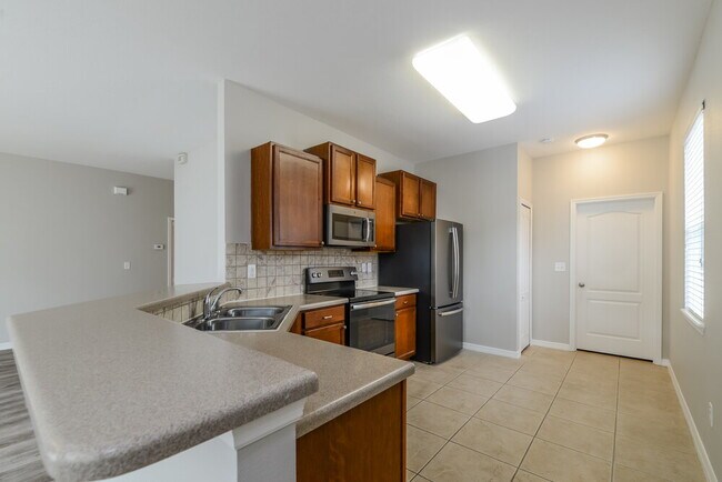 Building Photo - 567 19th St NW