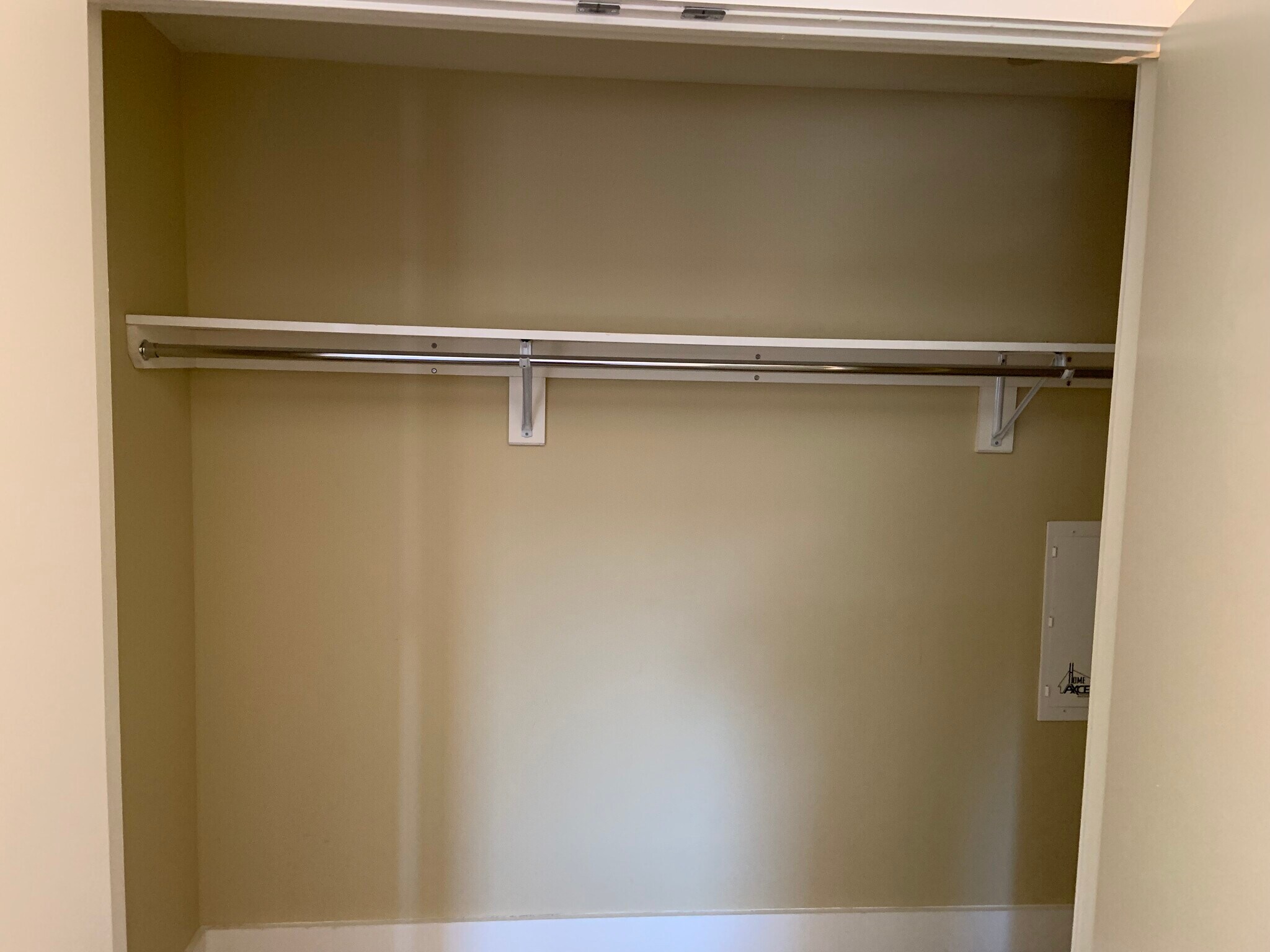 bedroom 1 closet - 314 N Broadway