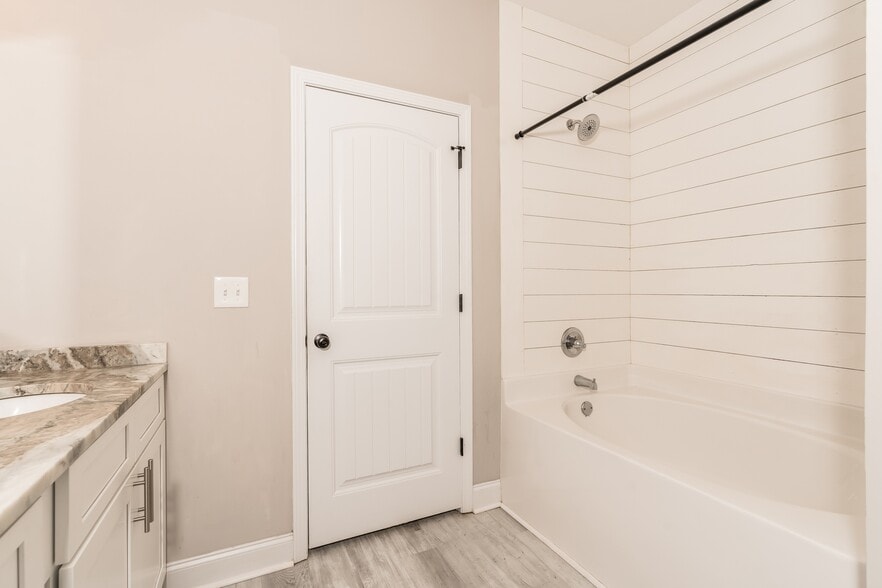 Building Photo - 219 Beau Claire Cir