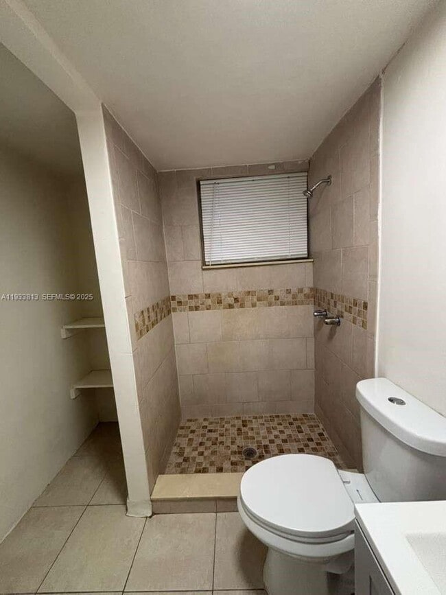 Building Photo - 561 NW 113th St