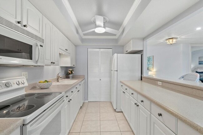 Building Photo - 255 The Esplanade N