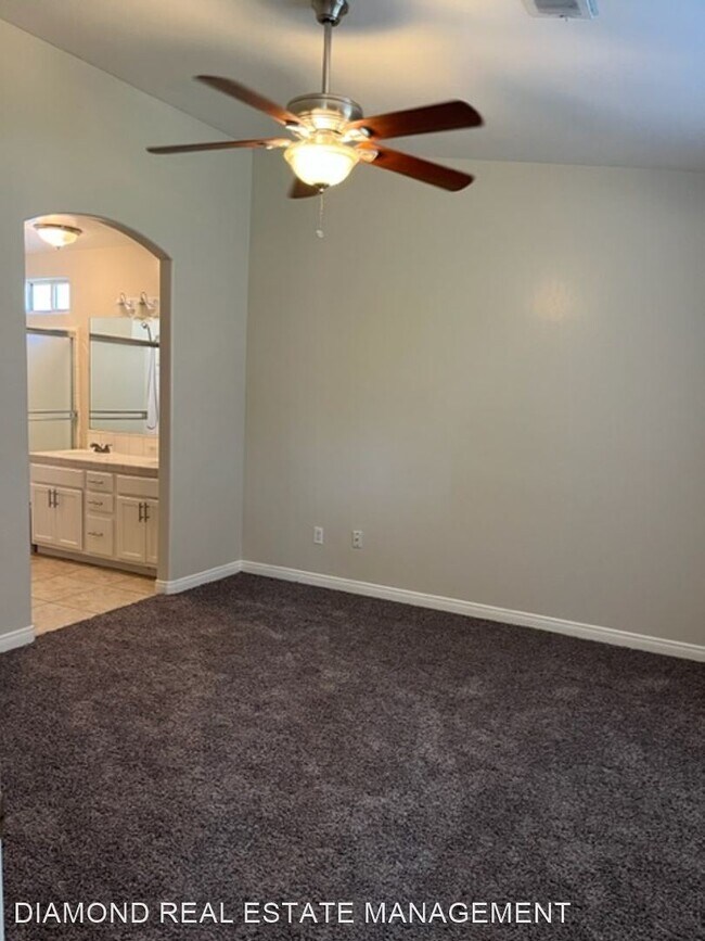 Building Photo - 3 br, 2 bath House - 300 SHERMAN PEAK DR.