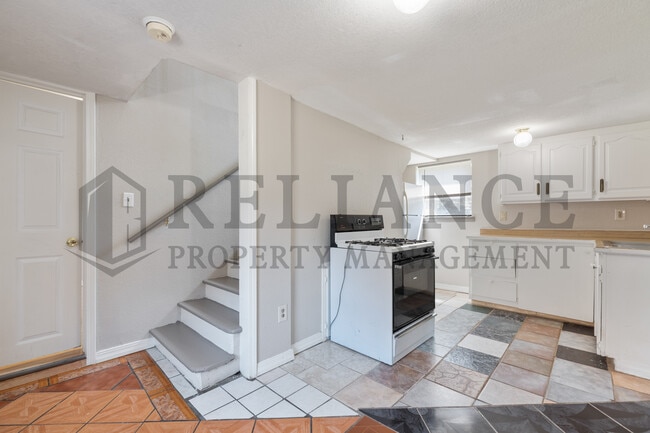 Building Photo - 1146 S Pattie St
