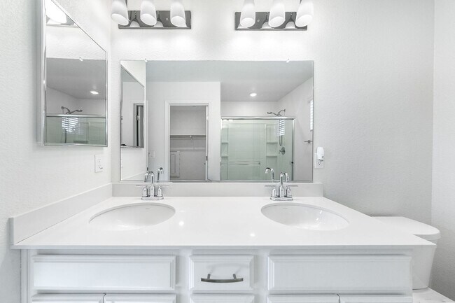 Building Photo - Citrus Heights AMAZING FLOOR-PLAN (Solar) ...