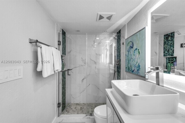Building Photo - 6917 Collins Ave
