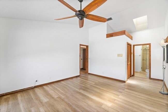 Building Photo - 3015 Florida Blvd