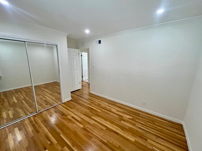 Building Photo - 6666 Sedan Ave