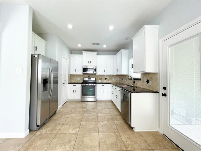 Building Photo - 26330 Longview Creek Dr
