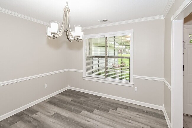 Building Photo - 4100 Windermere Dr S