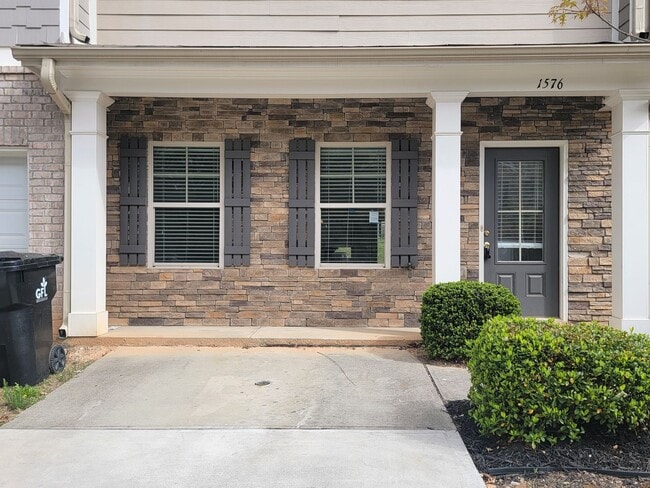 Building Photo - Looking for a New Construction Feel—Without the New Construction Price?