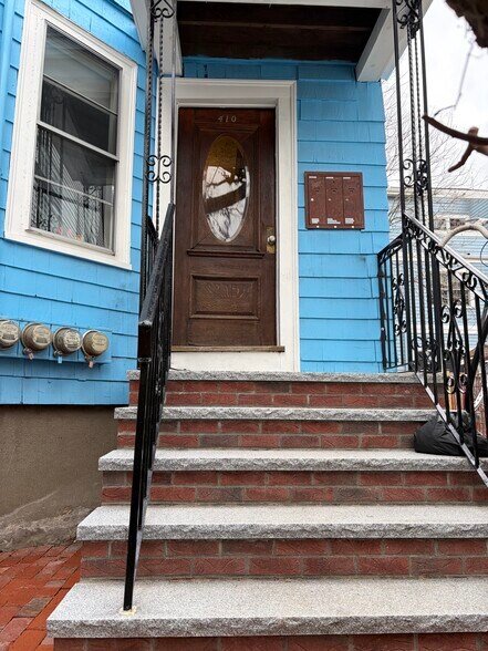 Front Door - 410 Norfolk St